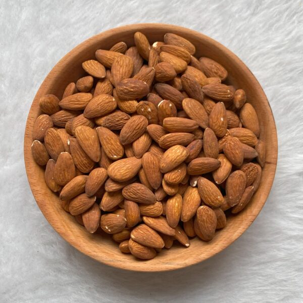 بادام درختی خام
