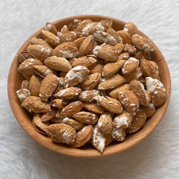 بادام درختی پوست کاغذی(منقا)